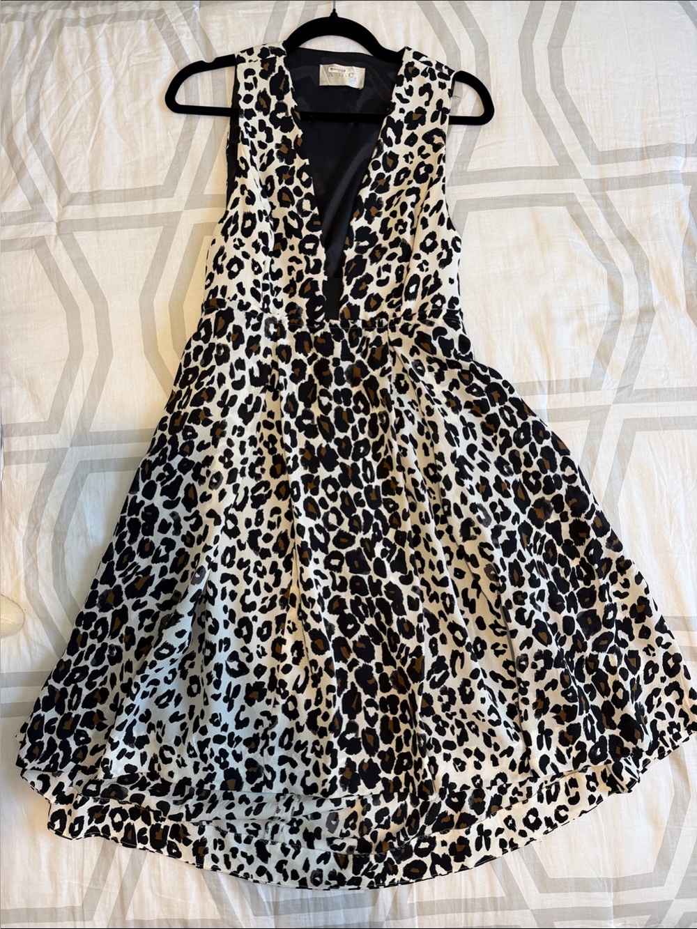 A.L.C. 💯% SILK Cream, Black and Brown Leopard Print V-Neck Dress